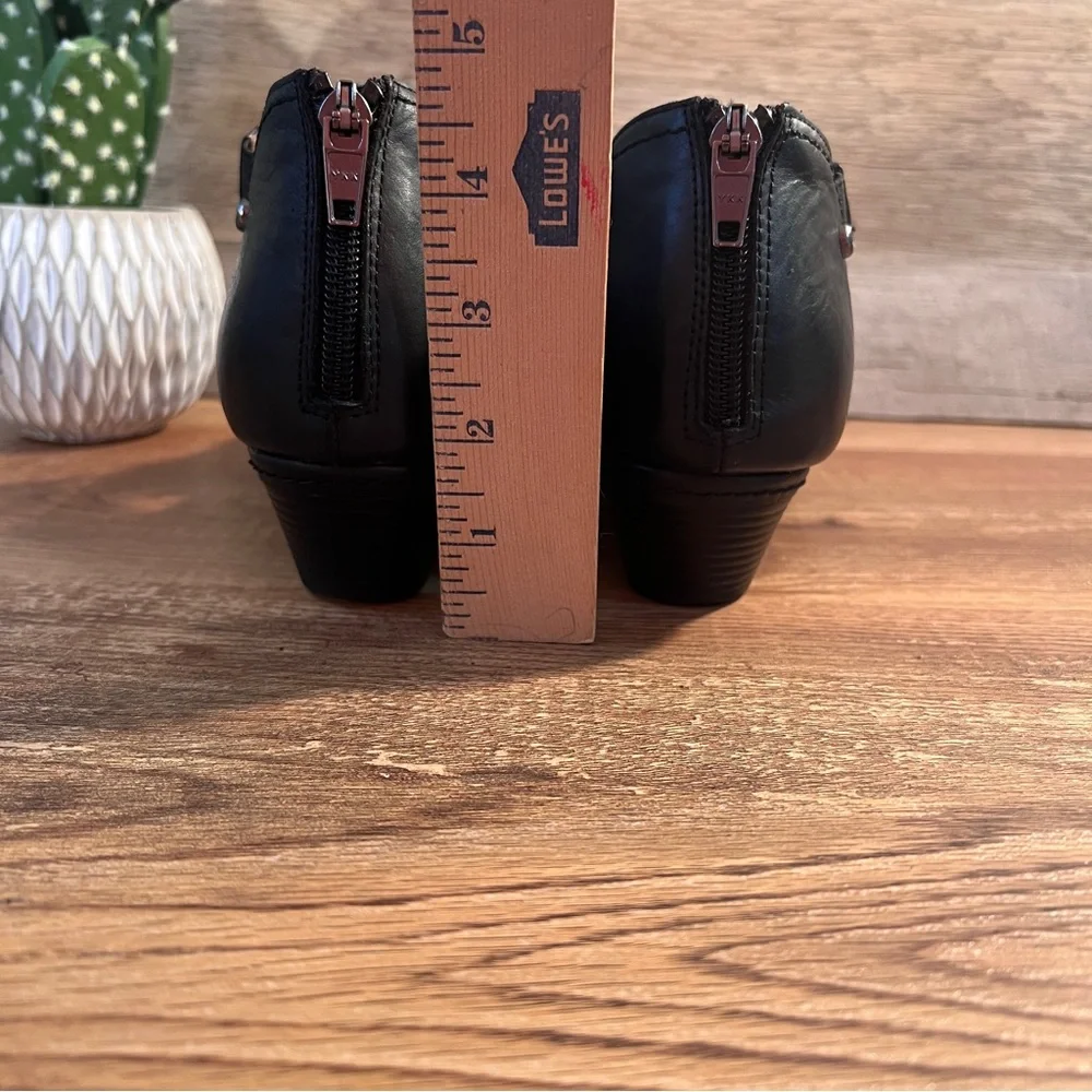 Cobb Hill Black‎ Leather Cutout Comfort Heels Size 8.5